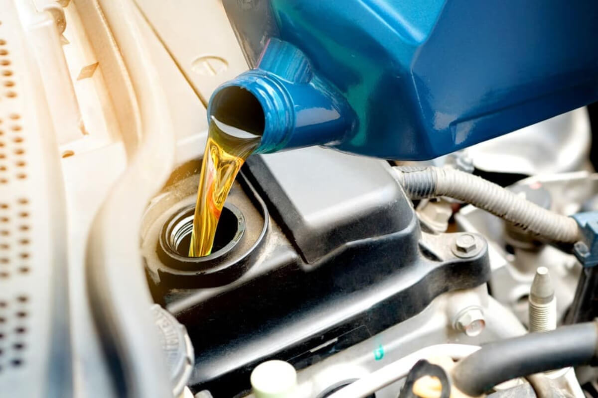 Thay dầu xe ô tô giá bao nhiêu: Chọn loại dầu phù hợp cho ô tô